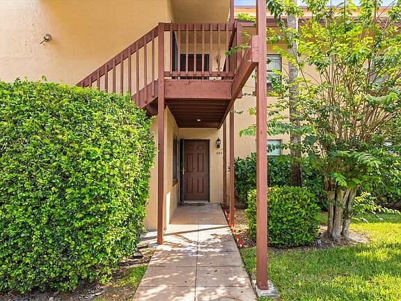 2nd image of 1303 Lakeview E