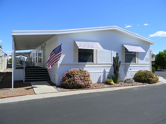front curb view of porch 