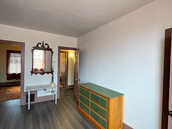 5th image of 28 Mount View Ave