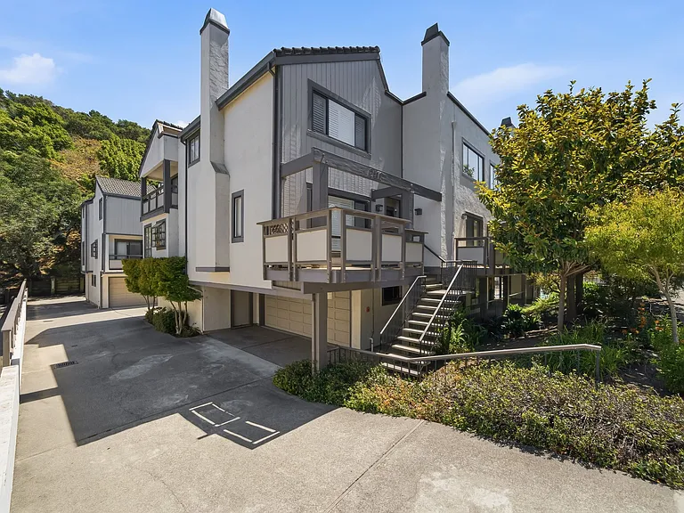2411 Carlmont Dr #107 — Photo 2