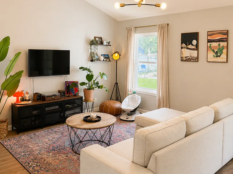 109 Almond Cir — Photo 11