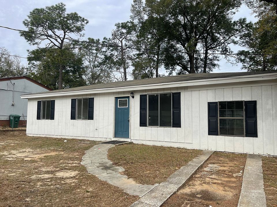 1st image of 266 White Oak Dr
