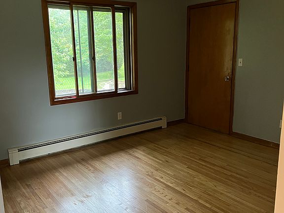 4th image of 9 Ferndale Dr Floor 2