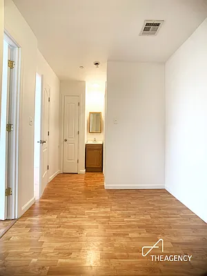 Rented by The Agency | media 20