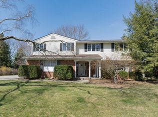 239 Bellarmine Dr, Rochester Hills, MI 48309