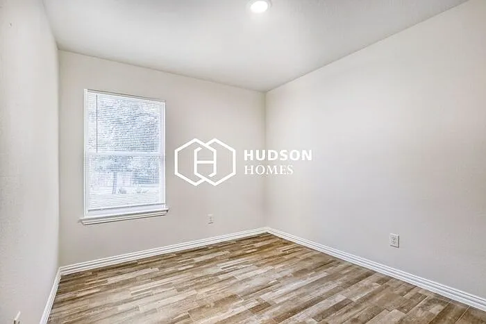 718 Garland Ave #B — Photo 11