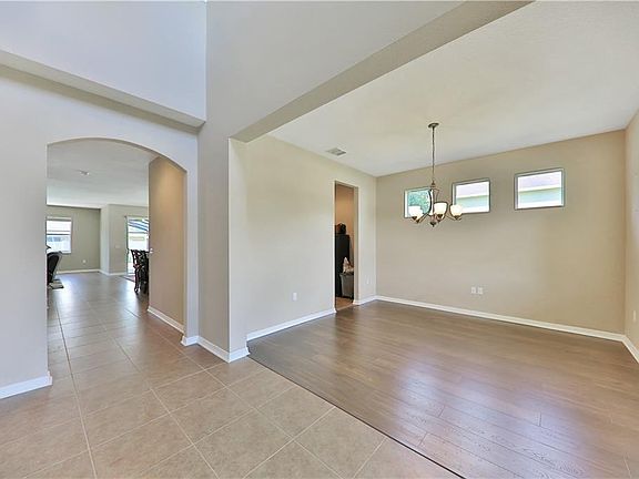 3rd image of 420 Amethyst Ave