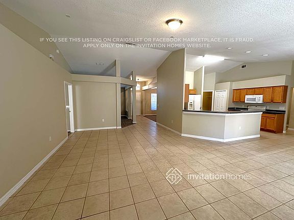 5th image of 751 W Gaucho Cir