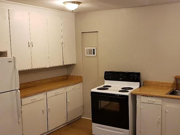 4th image of 104 Harbeson Ave SE #B