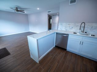 1600 8th St APT 101, Sarasota, FL 34236