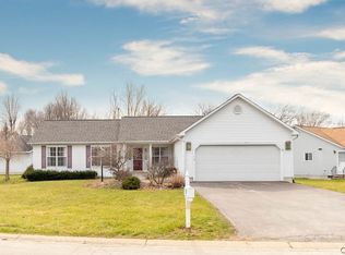 15 Orangewood Dr, Liverpool, NY 13090