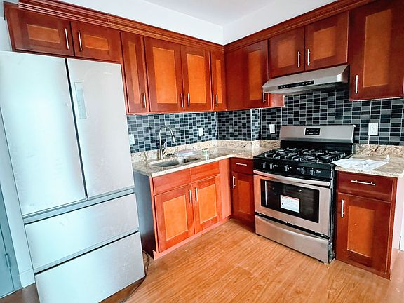 5th image of 30-63 31st St #304