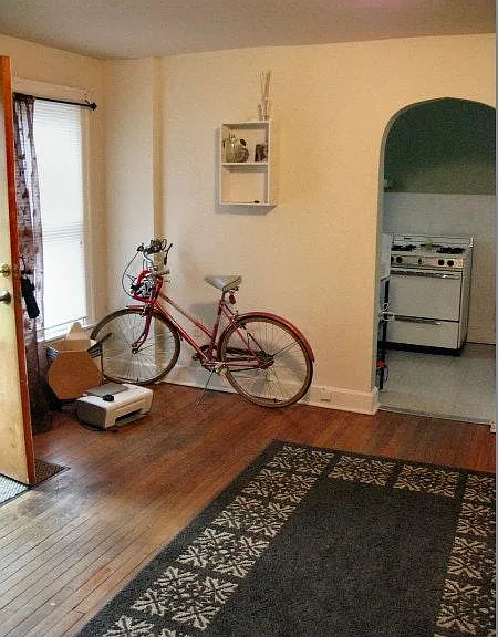 104 S Grove St #8 — Photo 1