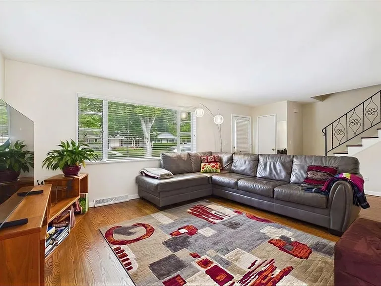 40 S Maywood Rd #40 — Photo 3