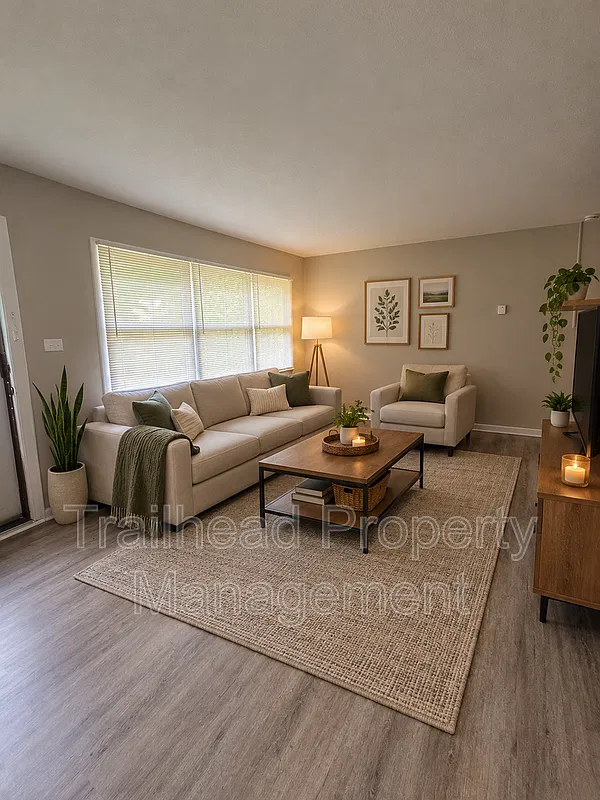 4 bed, 1.0 bath, 1176 sqft, $1,399 — Photo 1