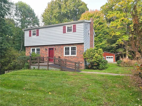 955 Eastwood Rd, Beaver Falls, PA 15010