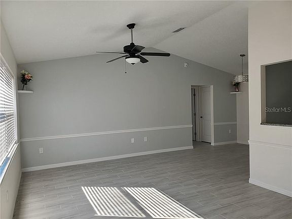 4th image of 15701 Charmwood Dr