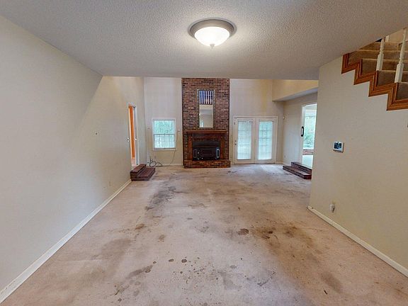 5th image of 291 Fairfield Dr