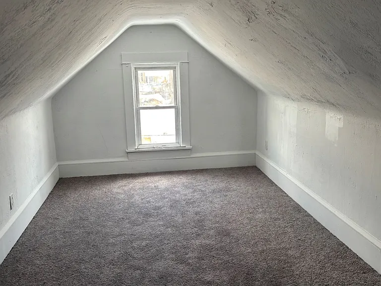 750 Brown St — Photo 16