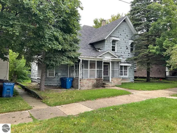 124 W Pine St, Cadillac, MI 49601