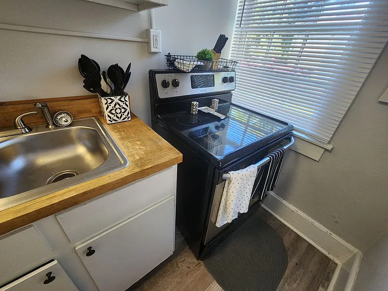 917 Oakview Ave — Photo 47