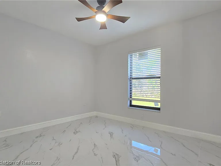4720 Trout Ave — Photo 22