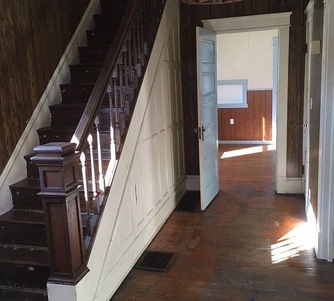 3rd image of 235 North Ave NE