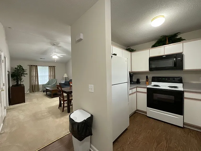 Meridian Park Apartments — Photo 74