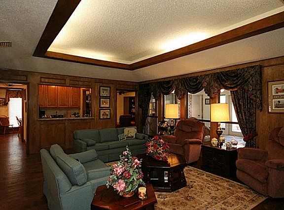 5th image of 3317 Therondunn Dr