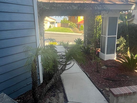 5th image of 476 Somerset Cir