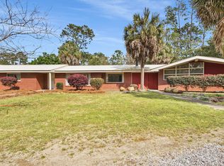 370 Twin Lakes Dr, Defuniak Springs, FL 32433