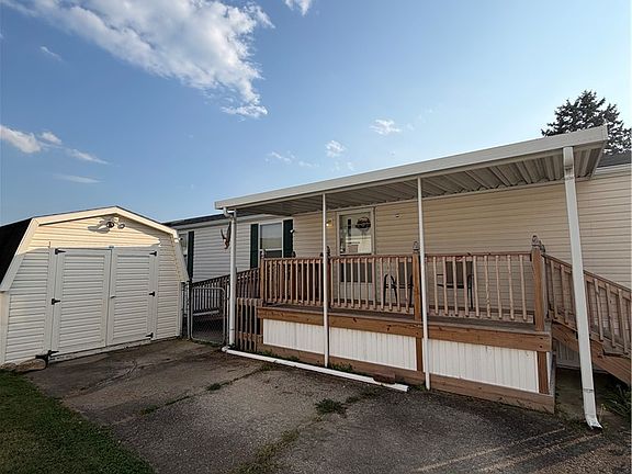 2nd image of 678 Robinson Rd SE