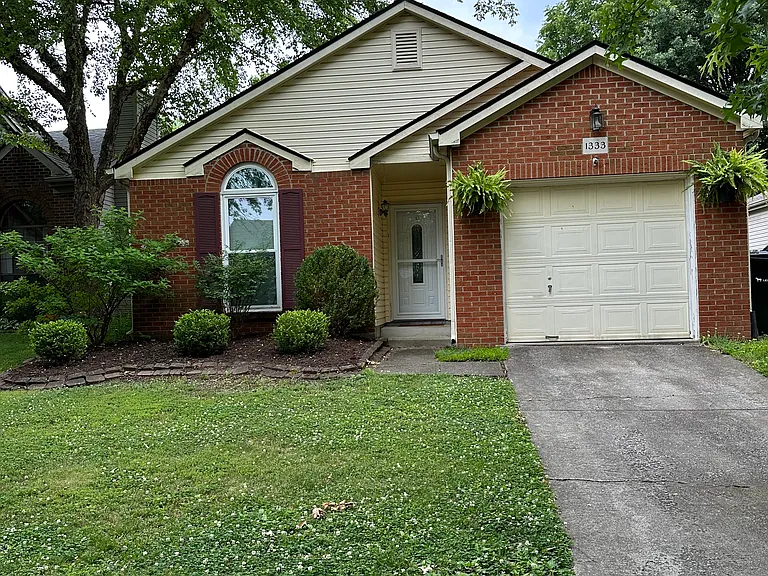 1333 Hartland Woods Way — Photo 4