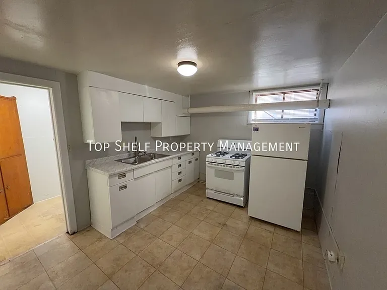 2419 Cottage Grove Ave #8 — Photo 3