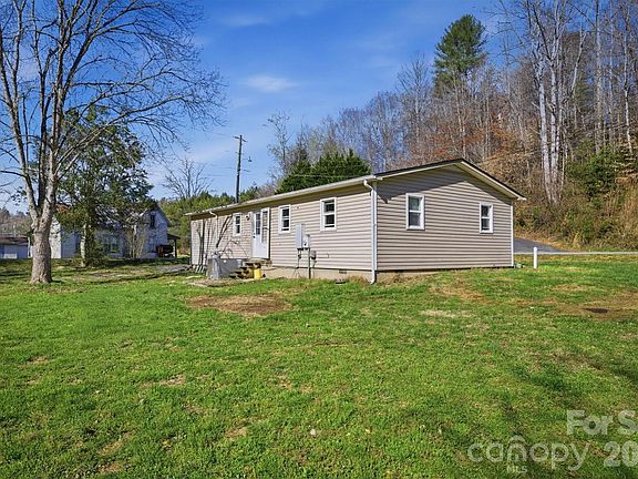 3rd image of 1553 Echo Dr