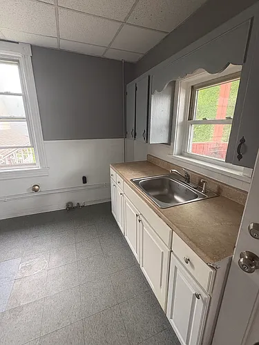 99 N Main St #2B Photo 1