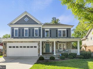 5827 Phoenix Dr, Bethesda, MD 20817