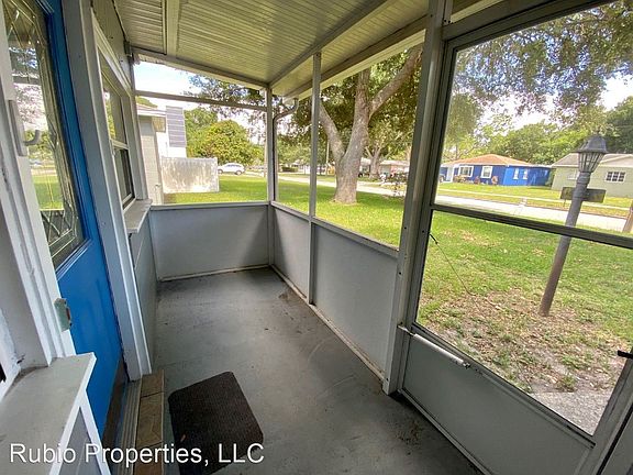 5th image of 3015 W Helen Ave