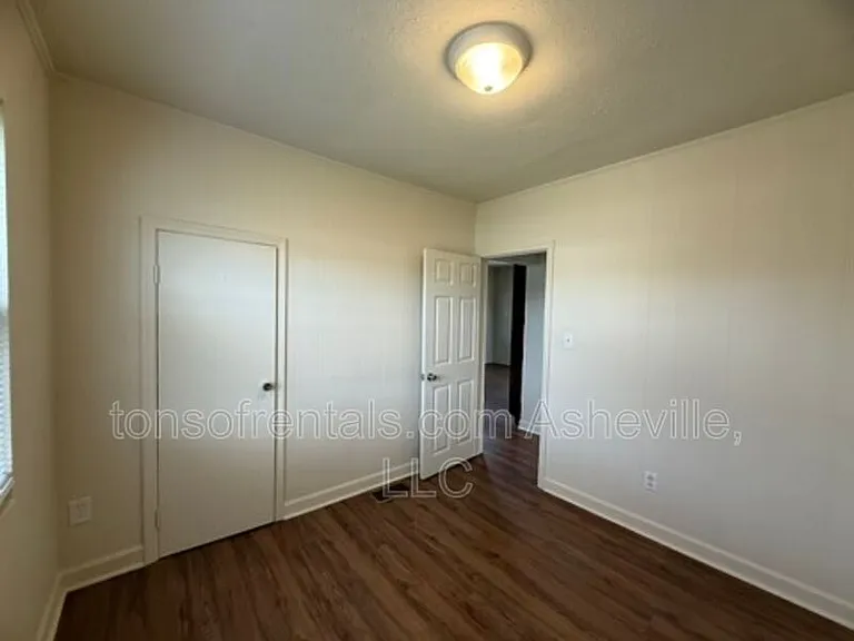 2604 Hendersonville Rd — Photo 9