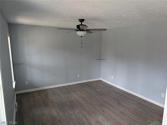 4th image of 909 E 16th St