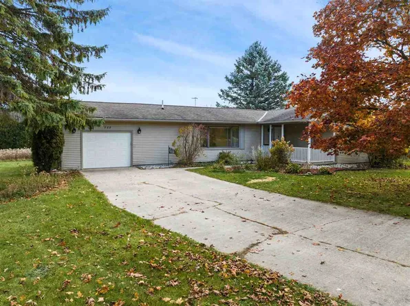 708 Karamol Ct, Petoskey, MI 49770