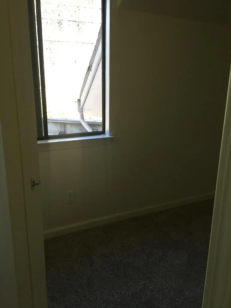 320 High St APT 4 photo 1