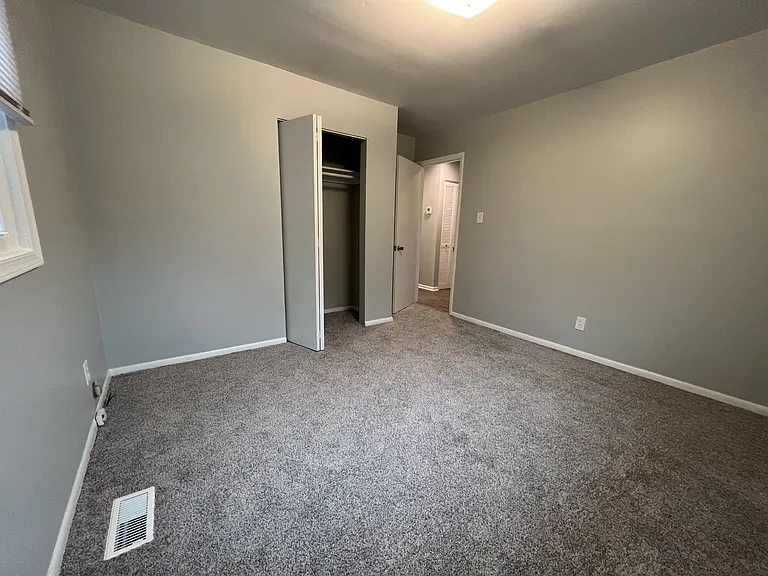 2509 Border Rd — Photo 4