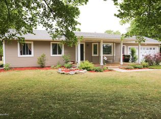 1115 Indian Lakes Rd NW, Sparta, MI 49345