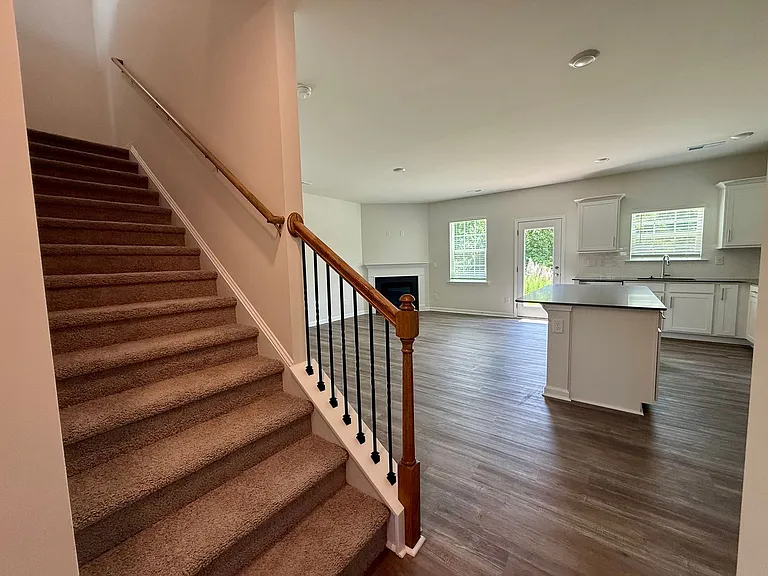 1608 Secrest Commons Dr — Photo 4