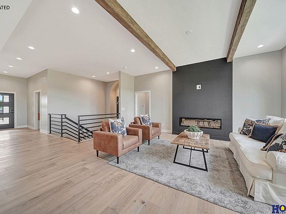 5th image of 7922 S 42nd St