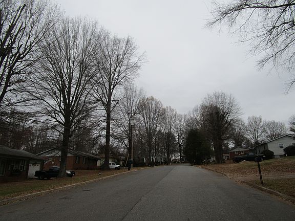 5th image of 1714 Northwoods Dr