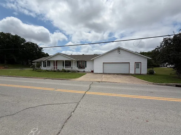 926 N Cleveland Ave W, Sand Springs, OK 74063