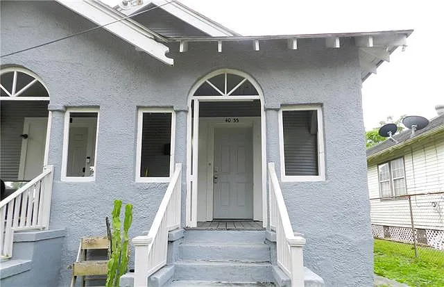 4033 Eagle St — Photo 2