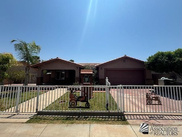 1st image of 727 W 12th St